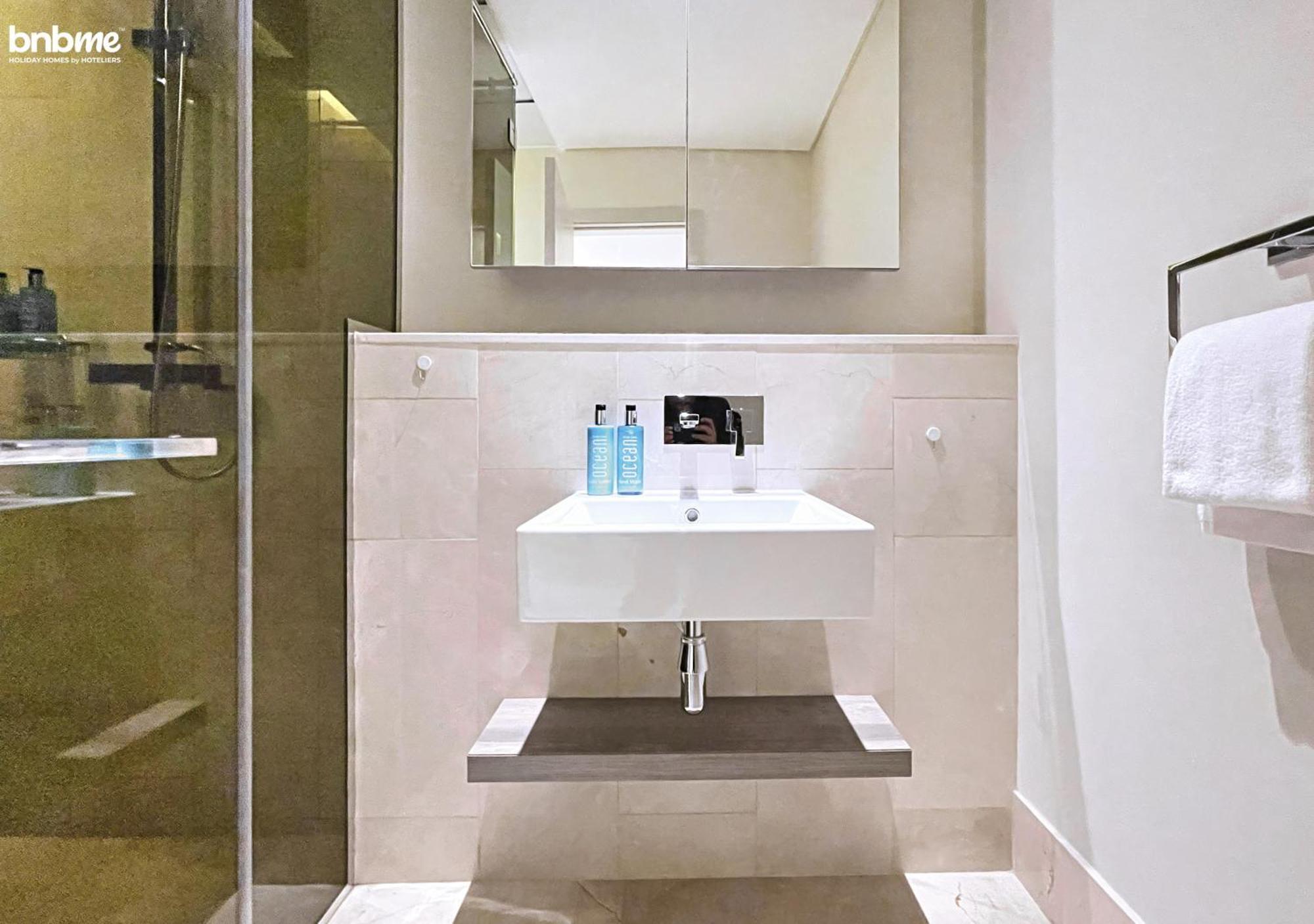 Bnbme - Th8 Palm Hotel Dubai Eksteriør billede