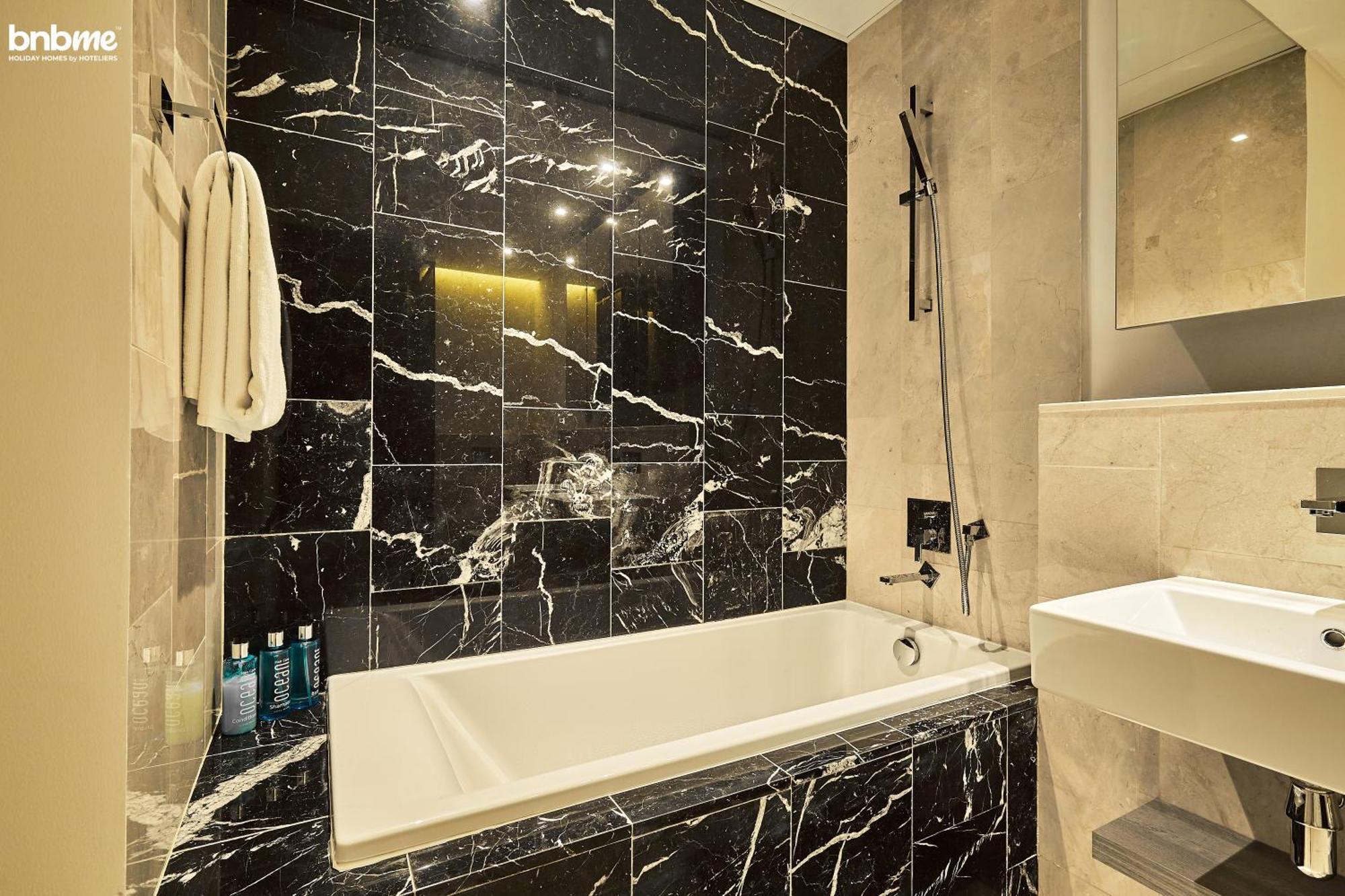 Bnbme - Th8 Palm Hotel Dubai Eksteriør billede